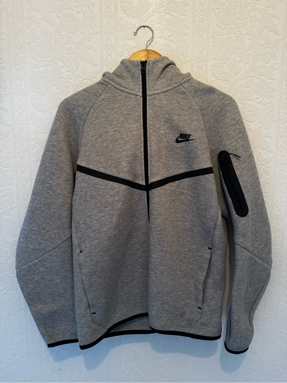 Nike Men’s Grey Hooded Performance Jacket with Black Trim